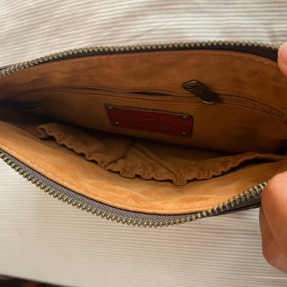 Patricia Nash Wristlet in great condition about 8 x 6in - Picture 4 of 9